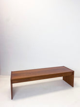 Load image into Gallery viewer, Lage Teak Tafel / TV-meubel
