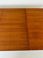 Load image into Gallery viewer, Teak Tafel, Uitschuifbaar
