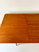 Afbeelding in Gallery-weergave laden, Teak Tafel, Uitschuifbaar
